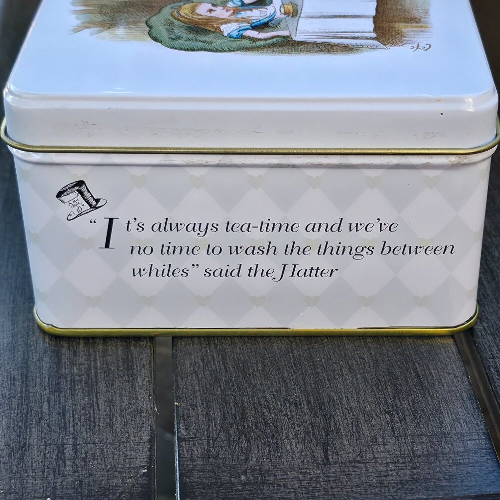 Alice Adventures in Wonderland empty metal tin - Picture 7 of 12